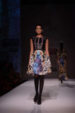 Model walks the ramp for Rana Gill Show at Wills Lifestyle India Fashion Week 2013 Day 4 in Mumbai on 16th March 2013 (94).JPG